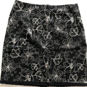 GEOFFREY BEENE black short stretch skirt